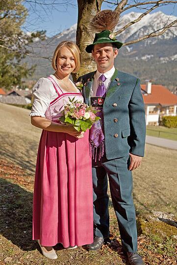 29.03.2014: Kurz vor der Geburt ihres ersten Kindes gab Magdalena Neuner ihrem langjährigen Freund Josef Holzer das Ja-Wort.