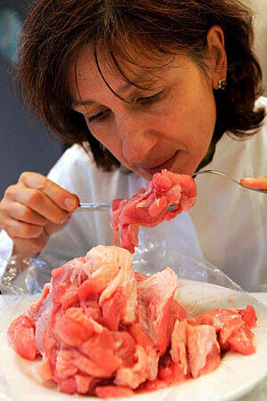 In Bayern und München macht ein Gammelfleisch-Skandal Schlagzeilen.