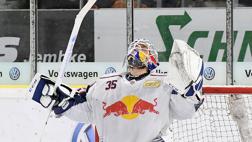 Endlich ein Shutout! EHC-Goalie Kevin Reich beim 4:0-Sieg in Wolfsburg. Endlich ein Shutout! EHC-Goalie Kevin Reich beim 4:0-Sieg in Wolfsburg.