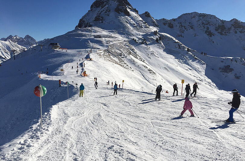 Es war zwar nur ein bissl, was in Fellhorn-Kanzelwand an Neuschnee runtergefallen ist, dennoch ist's mehr als in den meisten anderen Skigebieten.