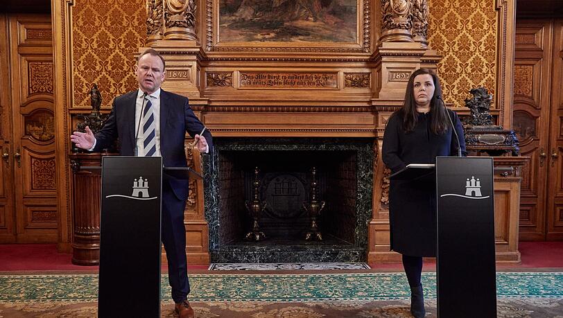 Innensenator Andy Grote und Justizsenatorin Anna Gallina im Hamburger Rathaus. Die Behörden der Hansestadt wollen Konsequenzen aus der tödlichen Messerattacke in Brokstedt ziehen.