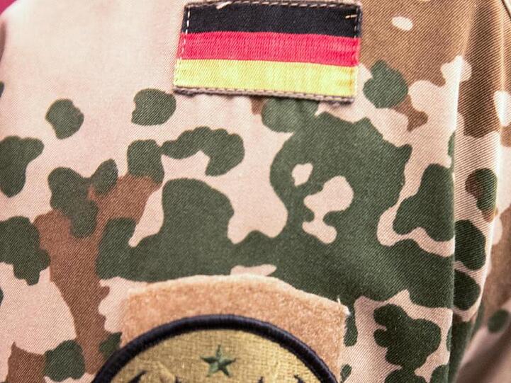 Das Wappen der KTCC (Kurdistan Training Coordination) auf der Uniform eines im Irak stationierte Soldaten der Bundeswehr.