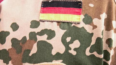 Das Wappen der KTCC (Kurdistan Training Coordination) auf der Uniform eines im Irak stationierte Soldaten der Bundeswehr.