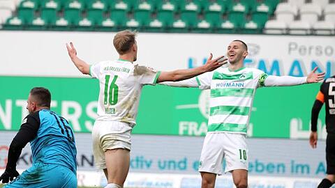 Havard Nielsen (M) und Branimir Hrgota (r) trafen beim Fürther Heimsieg gegen Braunschweig.