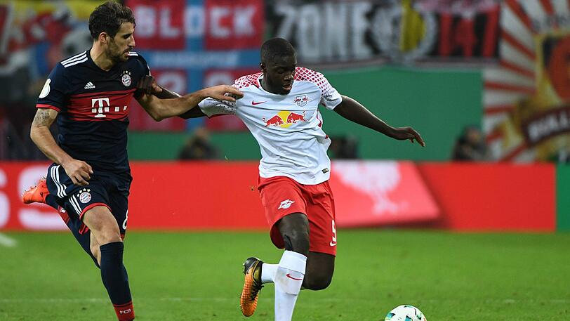 JAVI MARTÍNEZ - NOTE 3: Comeback nach zwei Spielen Pause. Rückte ab der 60. Minute auf die Sechserposition.