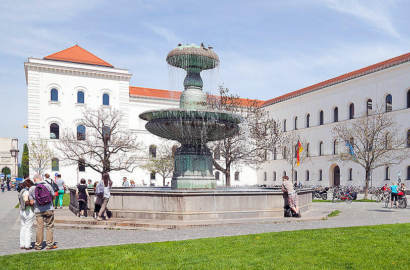 Die LMU in München: Tausende Studenten haben finanzielle Hilfe beim Studentenwerk beantragt. (Archivbild)