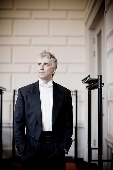 Der Dirigent Giovanni Antonini.