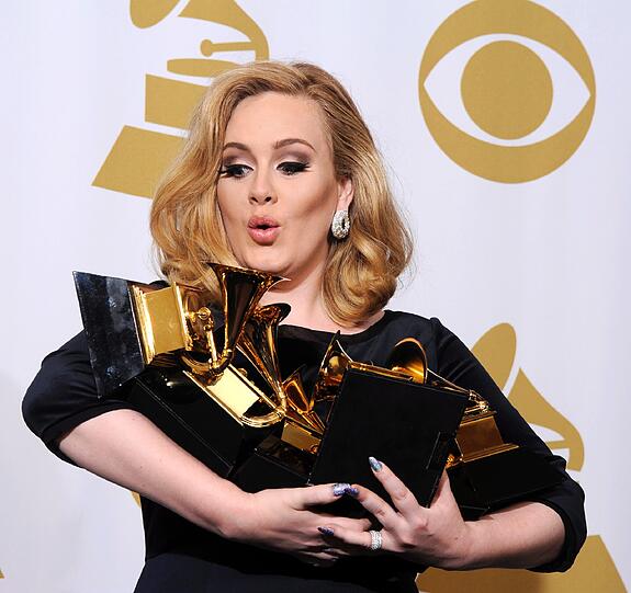 Grammys: Triumph für Adele, Tränen für Whitney Houston - Promis - Abendzeitung München
