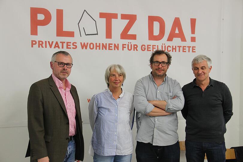 Immer wieder rufen Menschen bei ihnen an, die privaten Wohnraum anbieten möchten. Deshalb haben Johannes Seiser, Anni Kammerlander, Matthias Weinzierl und Peter Probst (v.l.) &bdquo;Platz da&ldquo; gegründet.