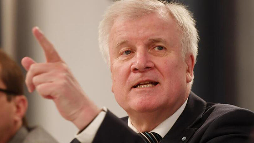 Horst Seehofer will womöglich doch über 2018 hinaus Ministerpräsident bleiben. Horst Seehofer will womöglich doch über 2018 hinaus Ministerpräsident bleiben.