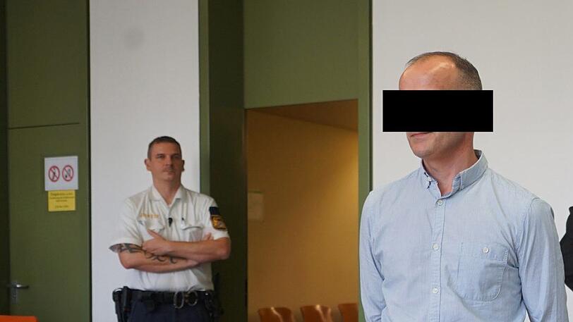 Der angeklagte Pawel D. (42) vor Beginn des Prozesses am Mittwoch. Ist er ein 108-facher Dieb?