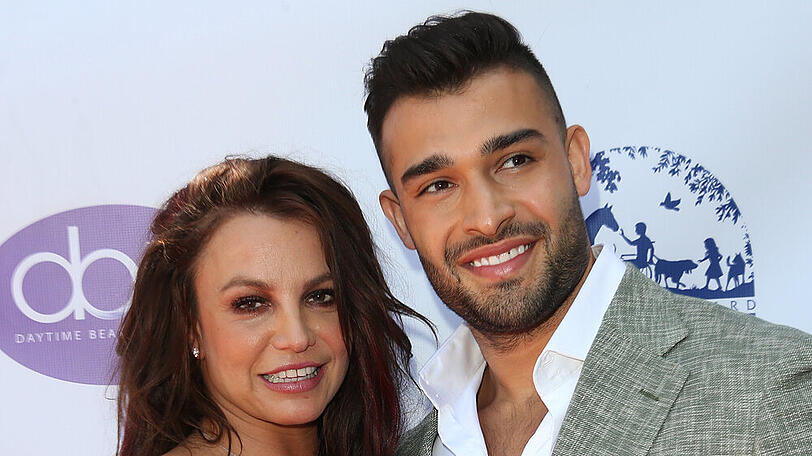 Britney Spears und Sam Asghari 2019 auf dem roten Teppich.