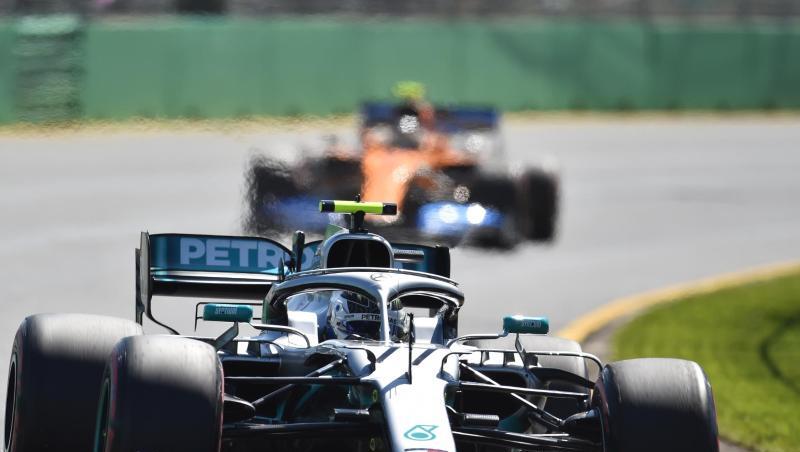 Lewis Hamilton fuhr beim Trainingsauftakt die schnellste Runde. Lewis Hamilton fuhr beim Trainingsauftakt die schnellste Runde.