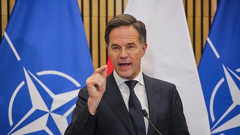 Nato-Generalsekret&auml;r Mark Rutte findet lobende Worte f&uuml;r US-Pr&auml;sident Donald Trump. (Archivbild)