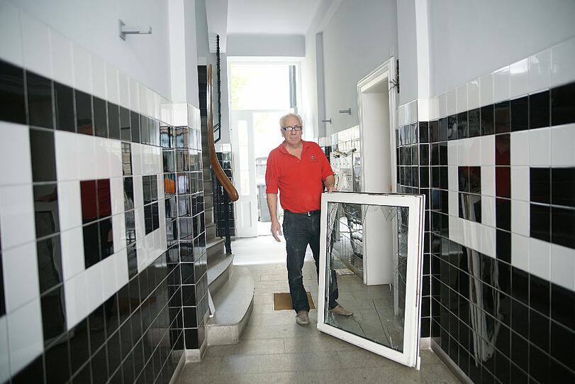 Der Glaser Vlado Danilov hat in diesen Tagen gut zu tun.