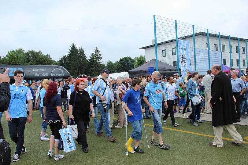 Weitere Bilder vom Löwen-Fanfest am Trainingsgelände an der Grünwalder Straße.