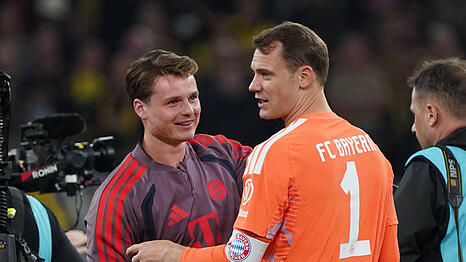 Bayern-Kapit&auml;n Manuel Neuer und sein Nachfolger Jonas Urbig.