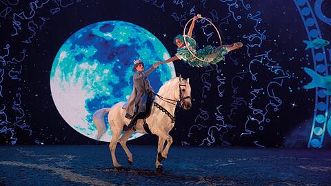 "Unter dem Meer" heißt diese Szene aus dem Pferdemärchen "Equila". Die Liveshow wird nur noch sechs Mal gezeigt. Am 26. Mai ist der letzte Spieltag.