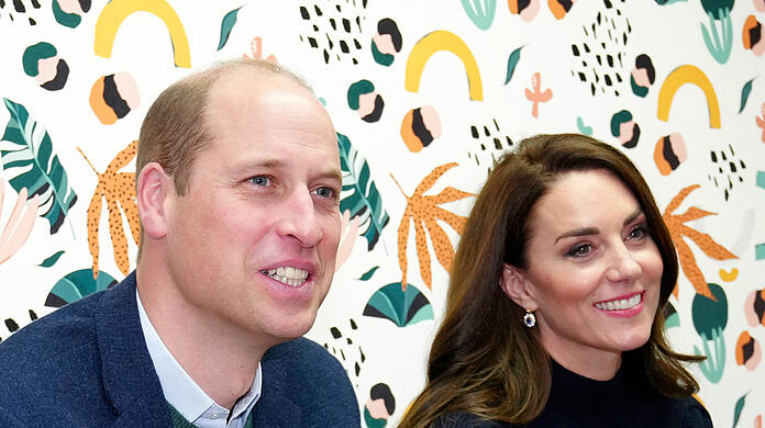 Prinz William und seine Frau Kate schweigen weiter zu Harrys Biografie – ihre Doppelgänger zeigen ihre Meinung zu dem Buch viel offener.
