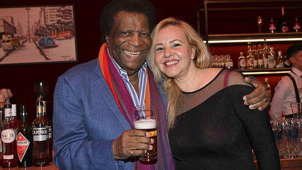 Mit Ehefrau Luzandra ist Roberto Blanco seit 2013 verheiratet.