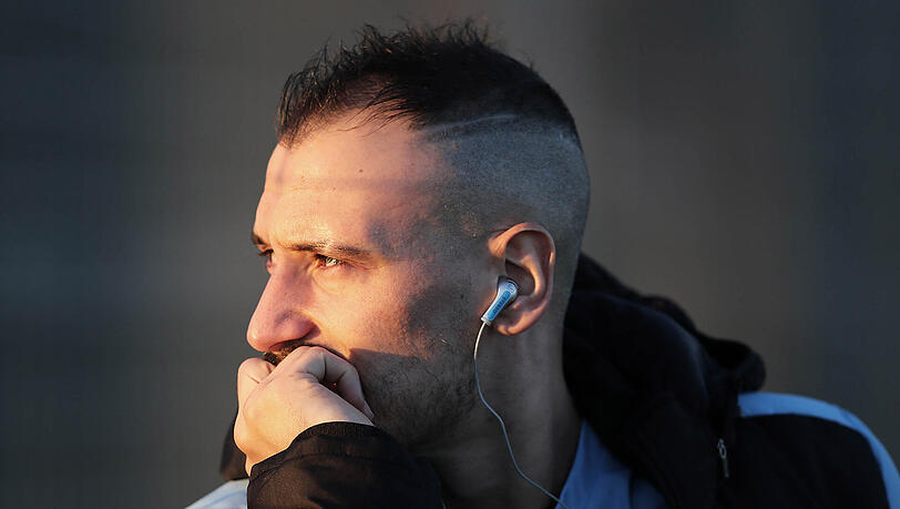 Wie lange muss er sich noch mit seiner Verletzung plagen? Timo Gebhart, Mittelfeldspieler vom TSV 1860. Wie lange muss er sich noch mit seiner Verletzung plagen? Timo Gebhart, Mittelfeldspieler vom TSV 1860.