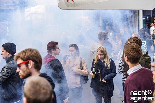 Unter dem Motto IHR WOLLT ES NICHT ANDERS - feierte der Rave Autonimca sein letztes große Open-Air des Jahres, in der Storchenburg, am Ostbahnhof. Mehr Bilder unter: www.nachtagenten.de