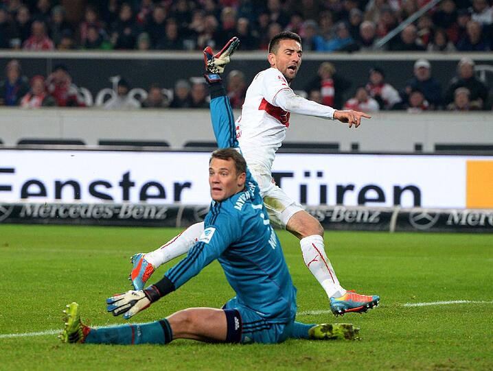 MANUEL NEUER - NOTE 3 - Chancenlos bei Ibisevic' 1:0 (29.). Schimpfte wegen Abseitsstellung. Oft als Libero gefragt bei seinen Ausflügen. Riskant, aber sicher.