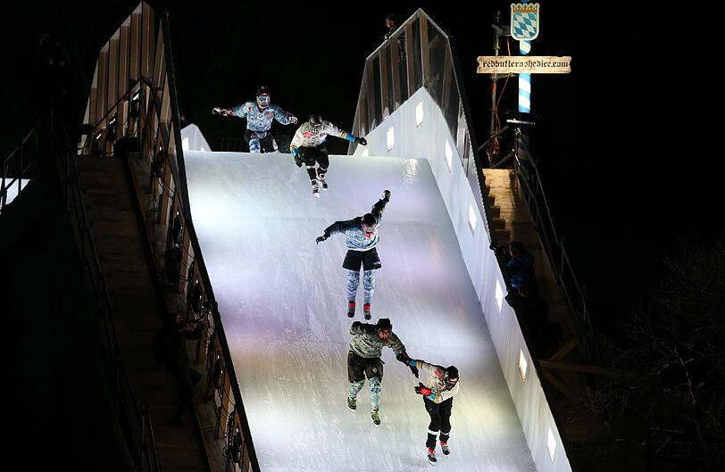 Fast and furious: So ging es am 8. Januar im Olympiapark zu. Sehen Sie hier die Bilder vom Crashed Ice Contest.