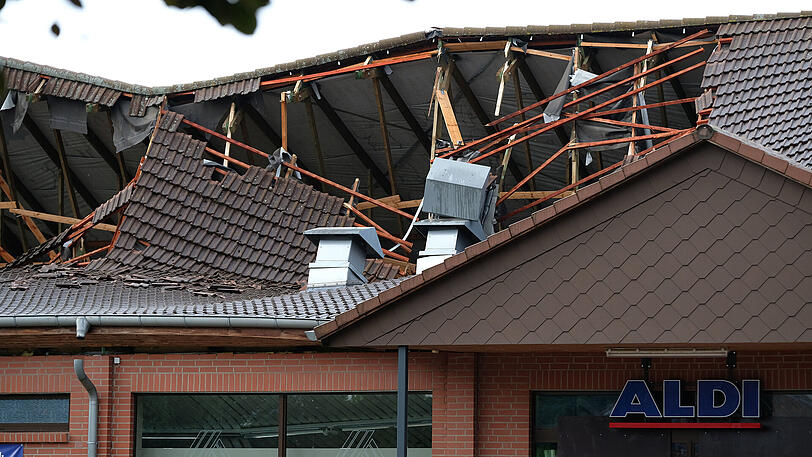 Durch den Einsturz des Daches des Supermarkts entstand ein Millionenschaden.