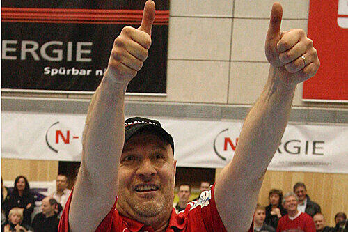 Daumen hoch: Club-Erfolgstrainer Herbert Müller.