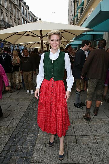 Bieder und brav &ndash; könnte man meinen. Ist es aber nicht. Prinzessin Minzi zu Hohenlohe zeigt sich traditionell und damit verdammt cool.