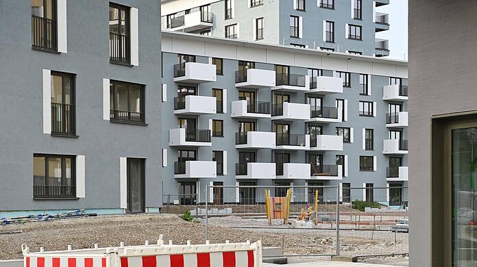Gerade fertiggestellt: die Beamtencity, exklusiv für Staatsbedienstete im Südwesten des Olympiaparks. Insgesamt aber sieht es mit der Bautätigkeit in München schlecht aus. Nur durch einen Bauboom würden sich Mietpreise abschwächen, sagen Experten wie Stephan Kippes.