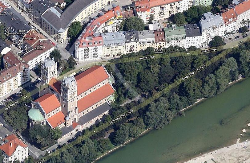 Das grüne Dreieck zwischen Auenstraße und Wittelsbacherstraße ist der Vorplatz der Kirche St. Maximilian.