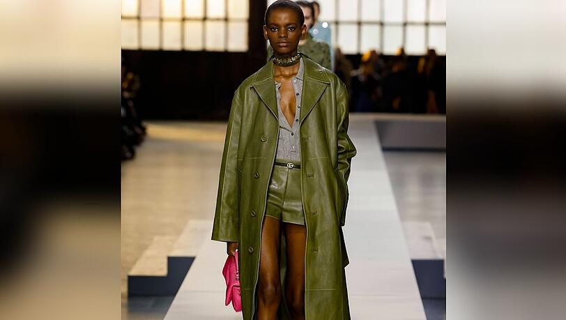 Auch bei der Modenschau von Gucci in Mailand war viel Grün zu sehen. Auch bei der Modenschau von Gucci in Mailand war viel Grün zu sehen.