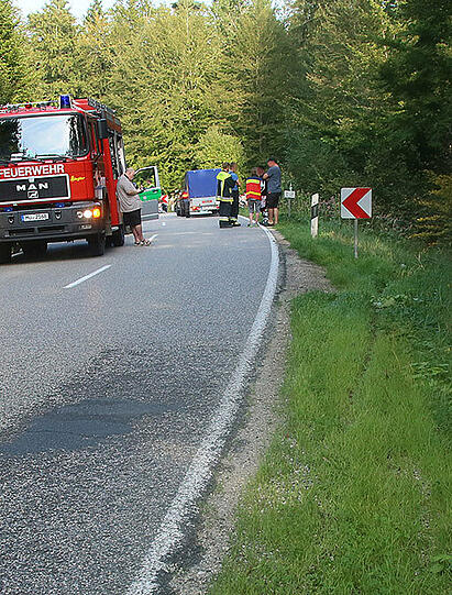 Eine Gruppe junger Männer und Frauen - rund 15 Biker - aus den Landkreisen Erding und Ebersberg waren am Samstag zu einem gemeinsamen Motorradausflug aufgebrochen.