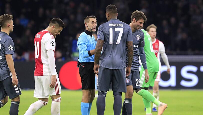 12. Dezember 2018: Im Vorrundenspiel der Bayern gegen Ajax Amsterdam fliegt Müller mit Rot vom Platz.