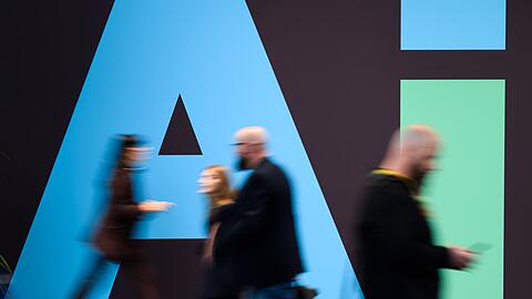 Umweltverb&auml;nde werfen der Tech-Branche vor, die Klimafolgen von KI zu besch&ouml;nigen.