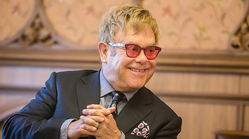 Gut gelaunt auch ohne Alkohol und Drogen: Sir Elton John