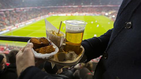 Kein Bier im Stadion? Bei der WM in Katar stand dieses Szenario zur Debatte. (Archivbild)