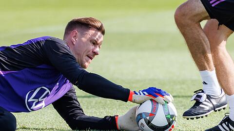 Ter Stegen packt wieder zu bei der Nationalmannschaft.