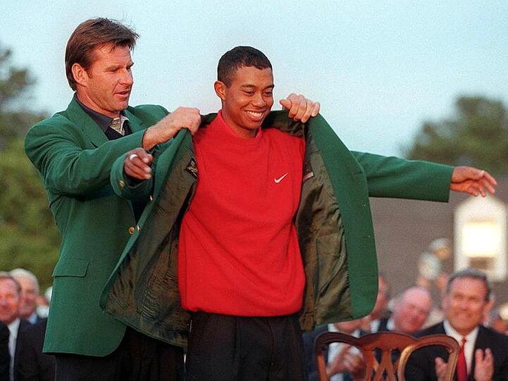 Möchte sein fünftes "Green Jacket": Golf-Superstar Tiger Woods (r).
