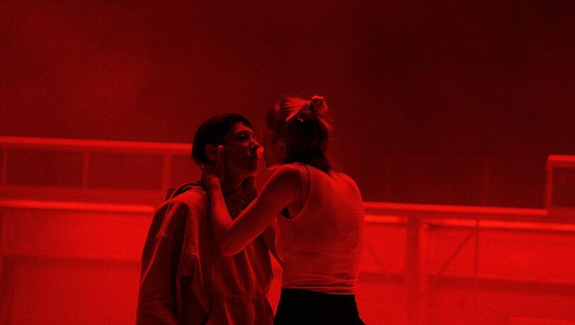 Kampf, Versöhnung, Liebe: Jelena Kuljic, Maren Solty in "Jugend ohne Gott". Kampf, Versöhnung, Liebe: Jelena Kuljic, Maren Solty in "Jugend ohne Gott".