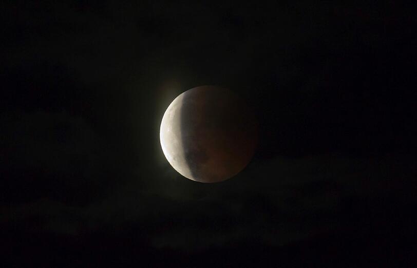 Nur wenige in Deutschland konnten die Mondfinsternis beobacheten. Hier Bilder vom Mittwochabend.