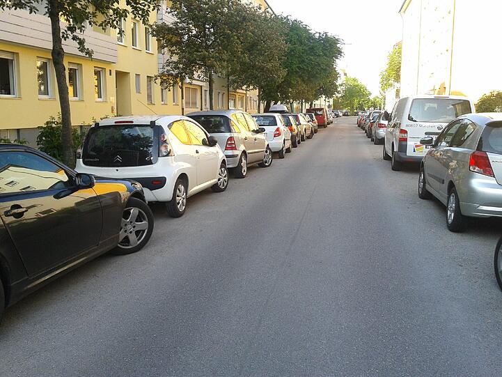 So sieht meine Straße täglich aus. Ein hoffnungsloser Fall!