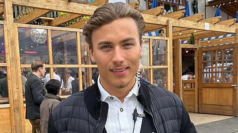 Mit seinen Tiktok-Videos vom Oktoberfest ist der 20-jährige Münchner viral gegangen.