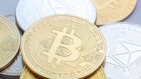 Der Bitcoin-Kurs war nach Donald Trumps Wahlsieg stark gestiegen. (Symbolbild)
