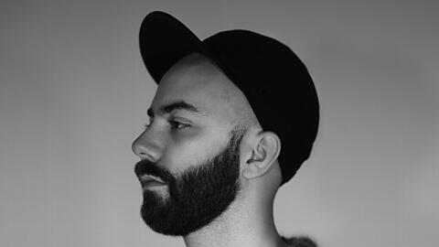 Woodkid, geboren 1983 in Lyon als Yoann Lemoine, ist ein französischer Musiker und Regisseur.