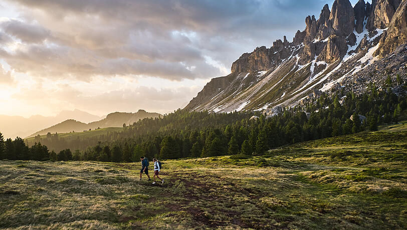 Entdecken Sie die Schönheit der Dolomiten hautnah im Falkensteiner Hotel Kronplatz. Entdecken Sie die Schönheit der Dolomiten hautnah im Falkensteiner Hotel Kronplatz.