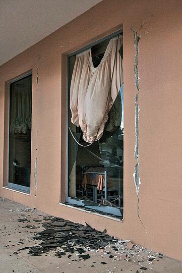 Nach mehreren Erdbeben sind Gebäude und Straßen auf der griechischen Insel Kefalonia stark beschädigt.