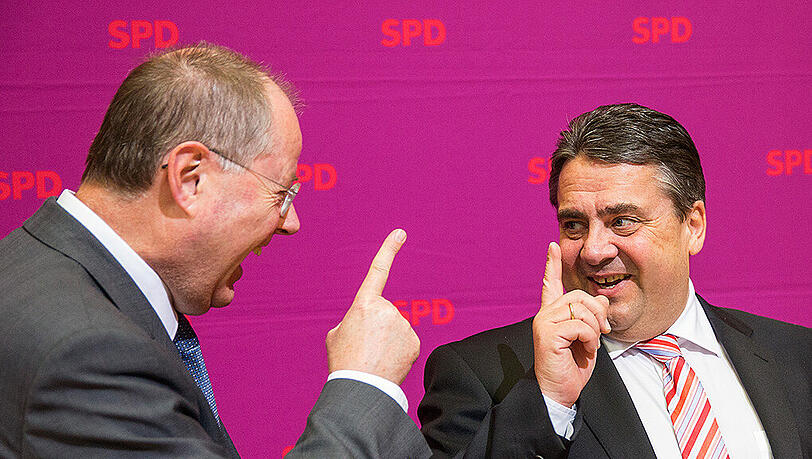 Der gescheiterte SPD-Kanzlerkandidat von 2013, Peer Steinbrück, setzt bei der Bundestagswahl 2017 auf Sigmar Gabriel als Spitzenkandidaten. Der gescheiterte SPD-Kanzlerkandidat von 2013, Peer Steinbrück, setzt bei der Bundestagswahl 2017 auf Sigmar Gabriel als Spitzenkandidaten.